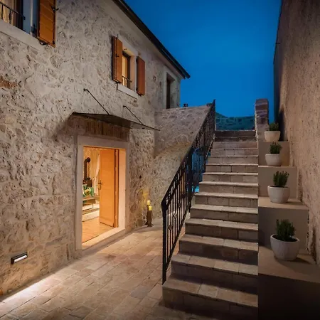 Rustic Kameni Dvori Heated Pool Villa *