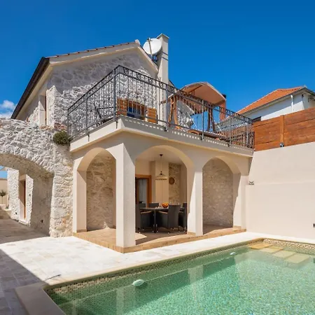 Rustic Kameni Dvori Heated Pool * Sveti Filip i Jakov