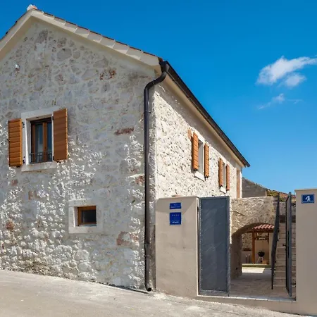 Rustic Kameni Dvori Heated Pool Sveti Filip i Jakov