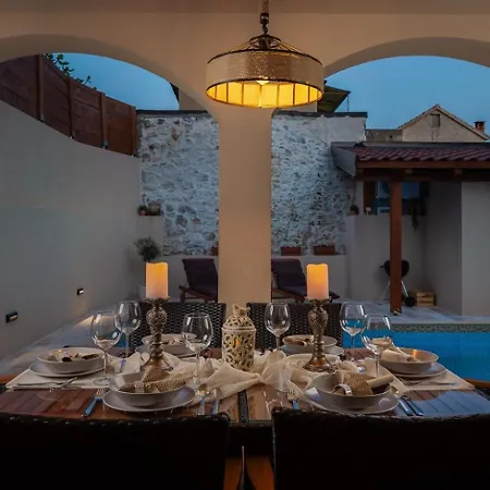 Rustic Kameni Dvori Heated Pool * سفيتي فيليب ياكوف