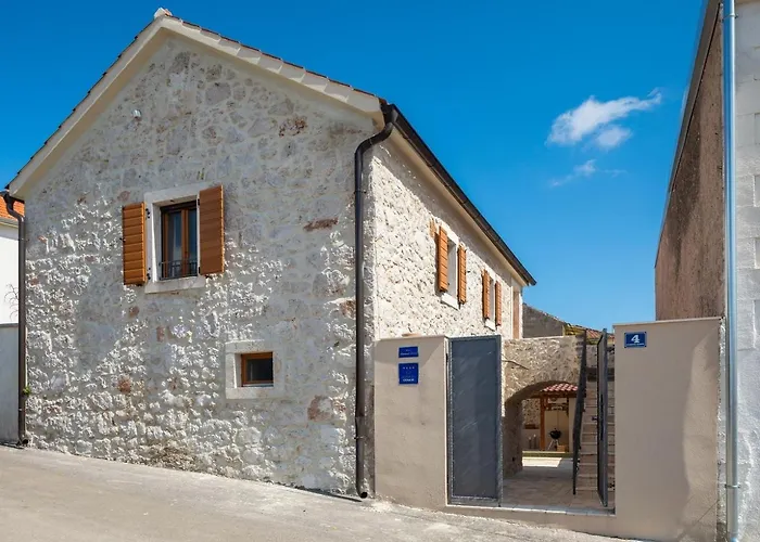 Rustic Kameni Dvori Heated Pool Sveti Filip i Jakov