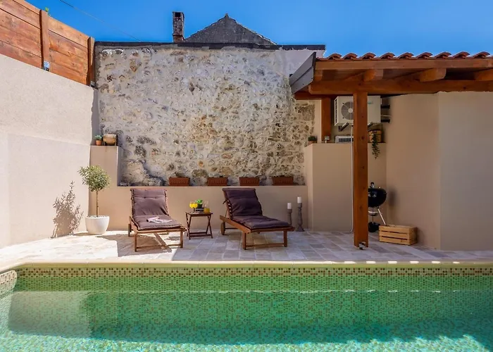 Rustic Kameni Dvori Heated Pool Sveti Filip i Jakov